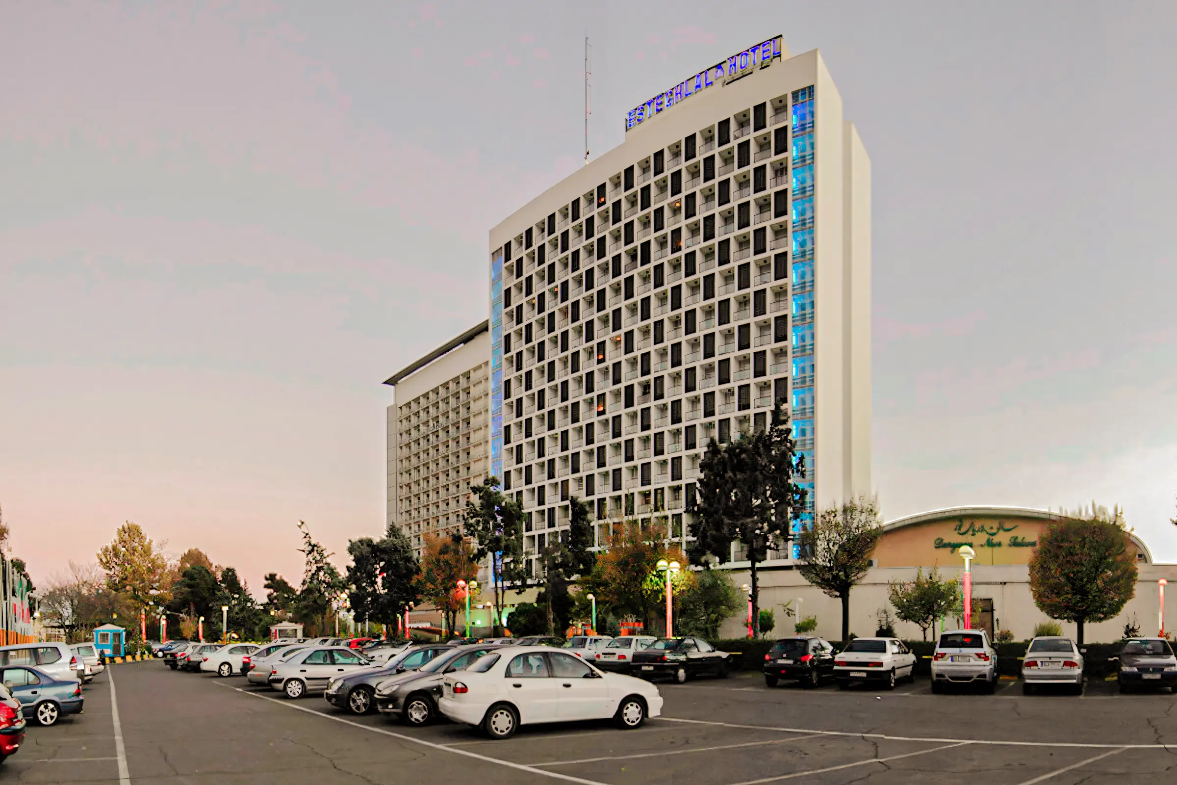 hotel-esteghlal-03